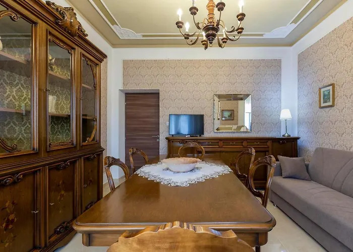 Alghermanzoni Альгеро